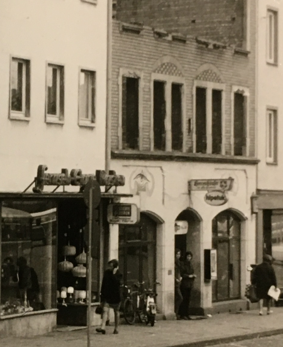 Foto von der Kneipe Hipetuk in der Schuhstraße in Hildesheim aus den 1970er Jahren. Fotograf: Hartmut Meyer.